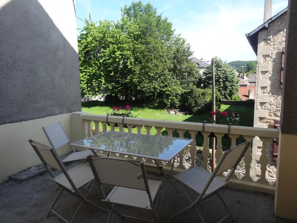 Eymoutiers  La Petite Ceriseヴィラ エクステリア 写真